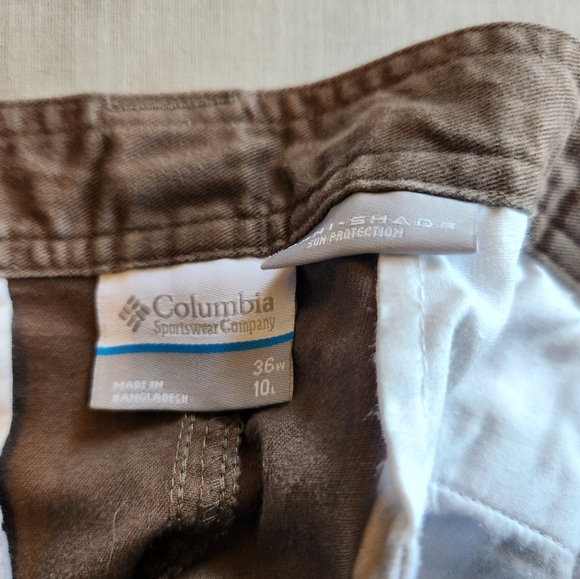 Columbia Cargo Shorts Army Green. Size 36W 10 L. - Picture 6 of 6